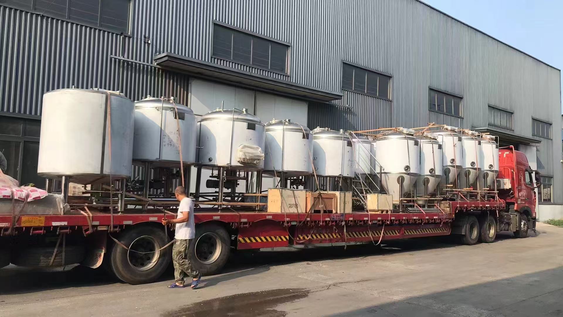 让胡路精酿啤酒设备厂—精酿啤酒设备